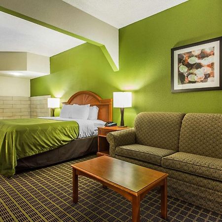Quality Inn&Suites Orangeburg Bagian luar foto