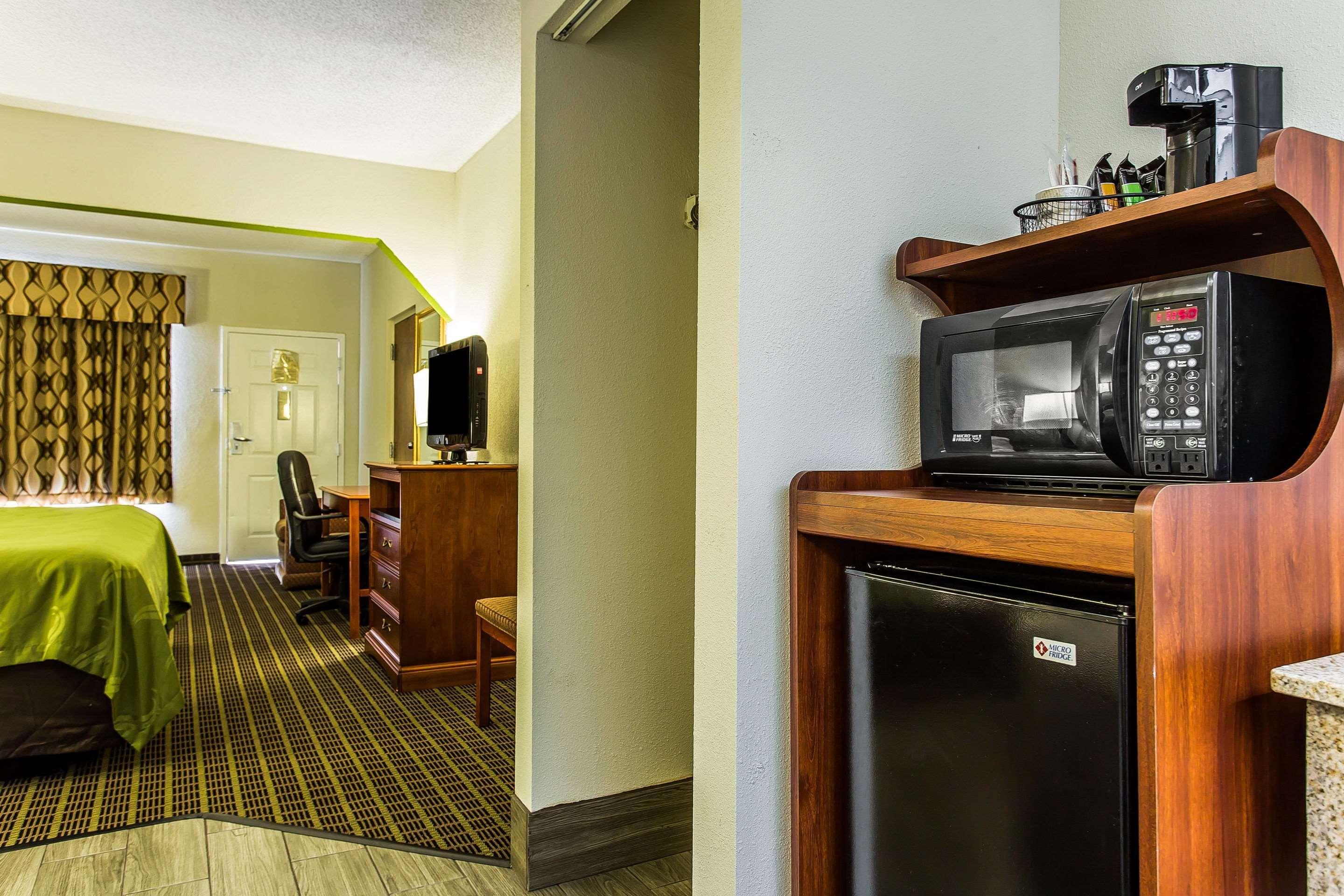 Quality Inn&Suites Orangeburg Bagian luar foto