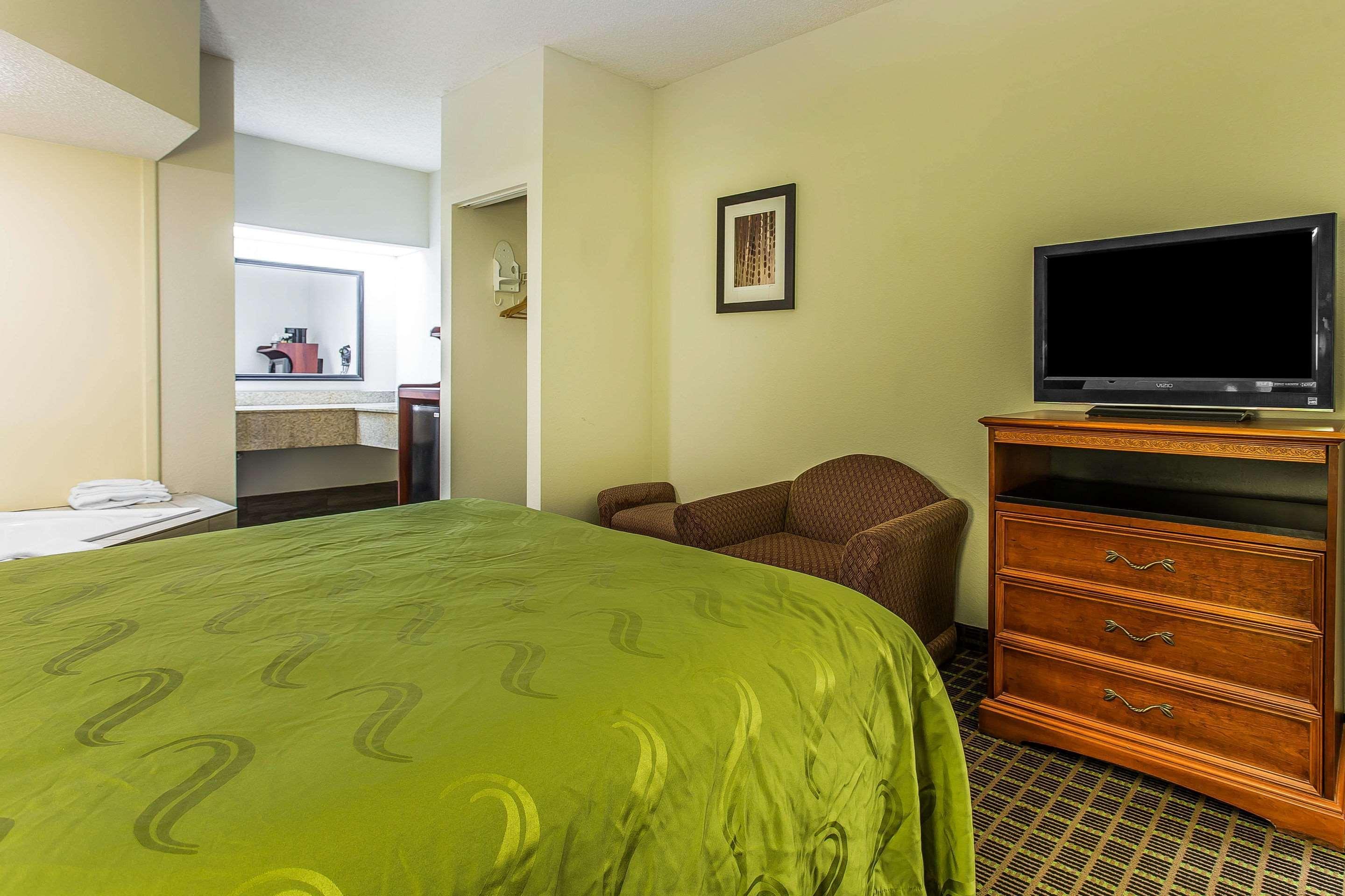 Quality Inn&Suites Orangeburg Bagian luar foto