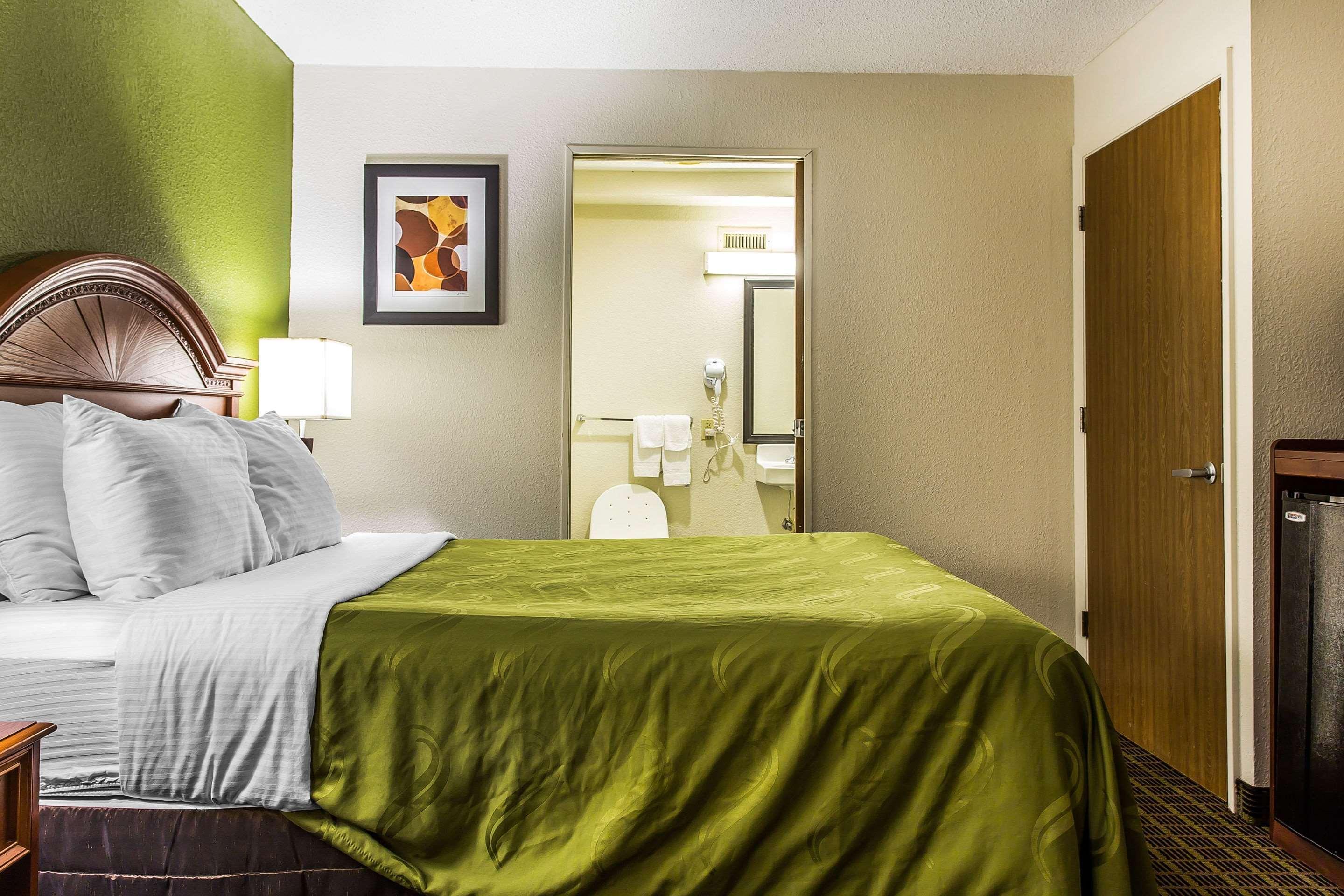 Quality Inn&Suites Orangeburg Bagian luar foto