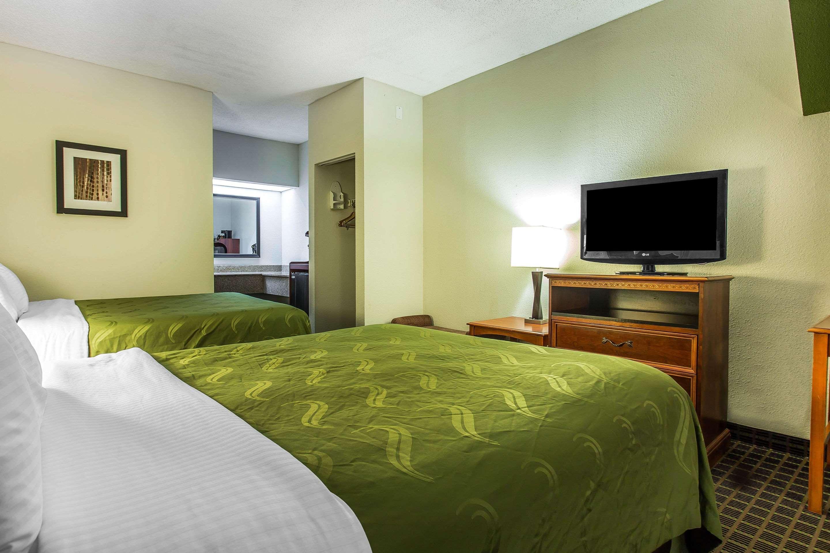 Quality Inn&Suites Orangeburg Bagian luar foto