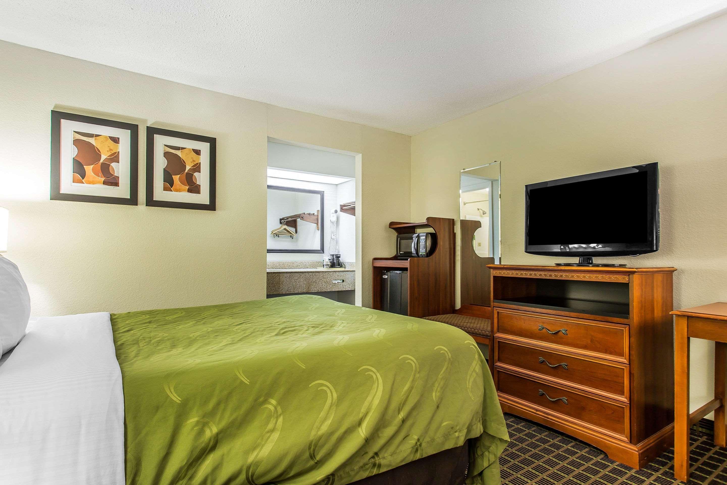 Quality Inn&Suites Orangeburg Bagian luar foto