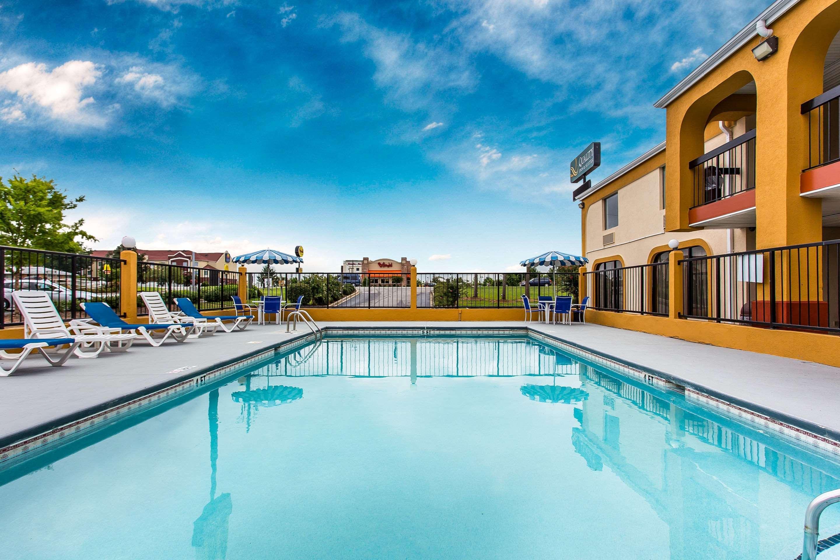 Quality Inn&Suites Orangeburg Bagian luar foto