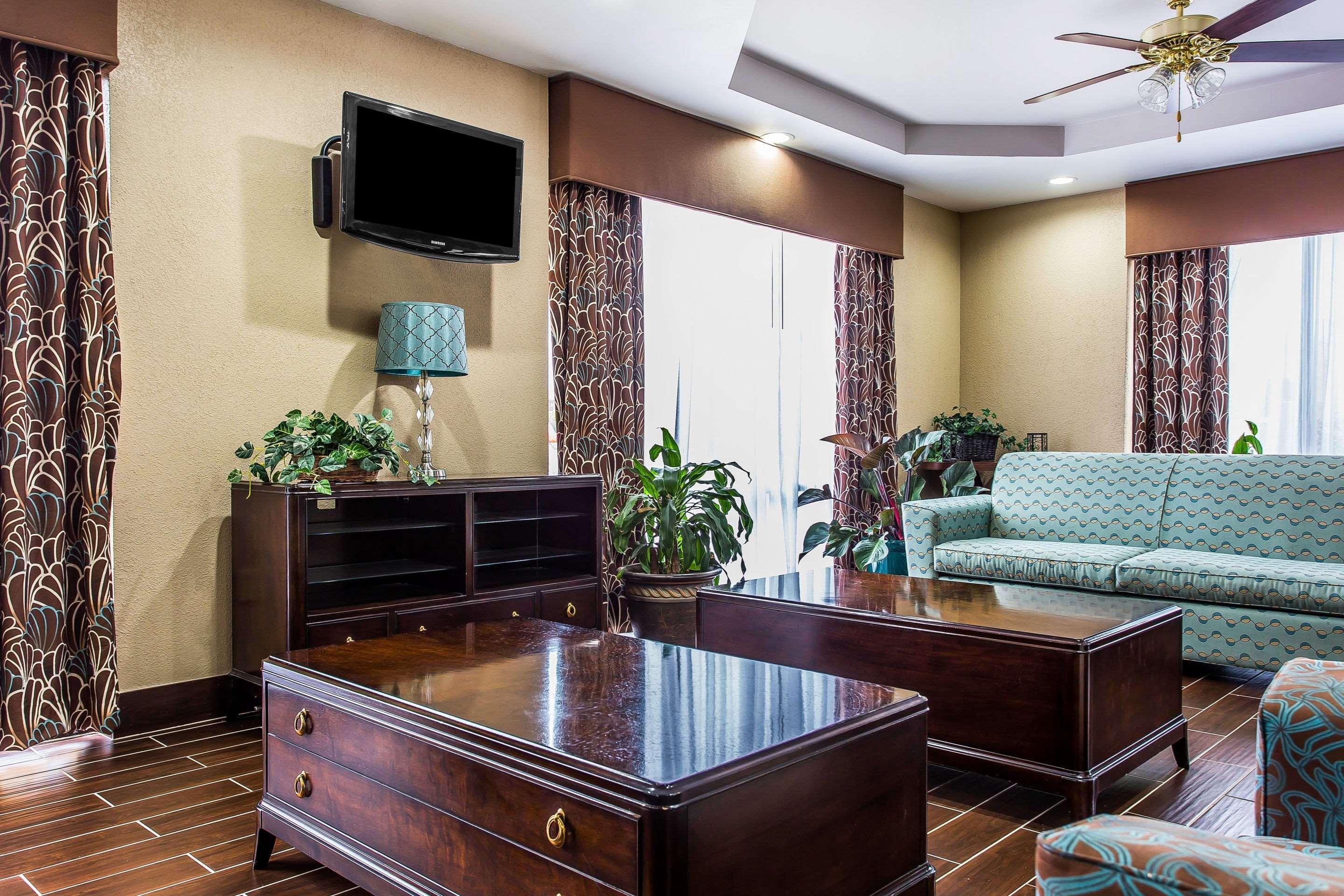 Quality Inn&Suites Orangeburg Bagian luar foto