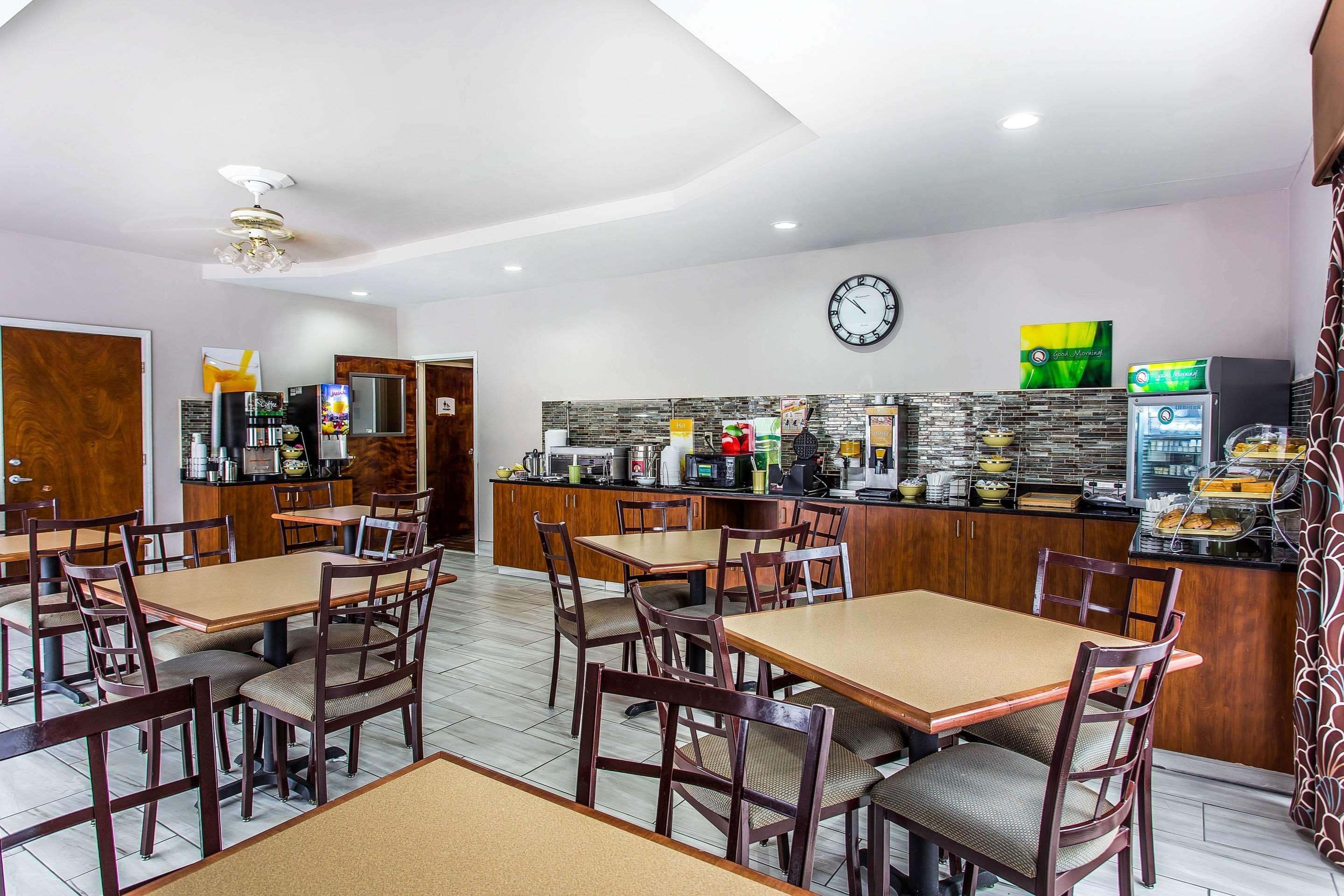 Quality Inn&Suites Orangeburg Bagian luar foto