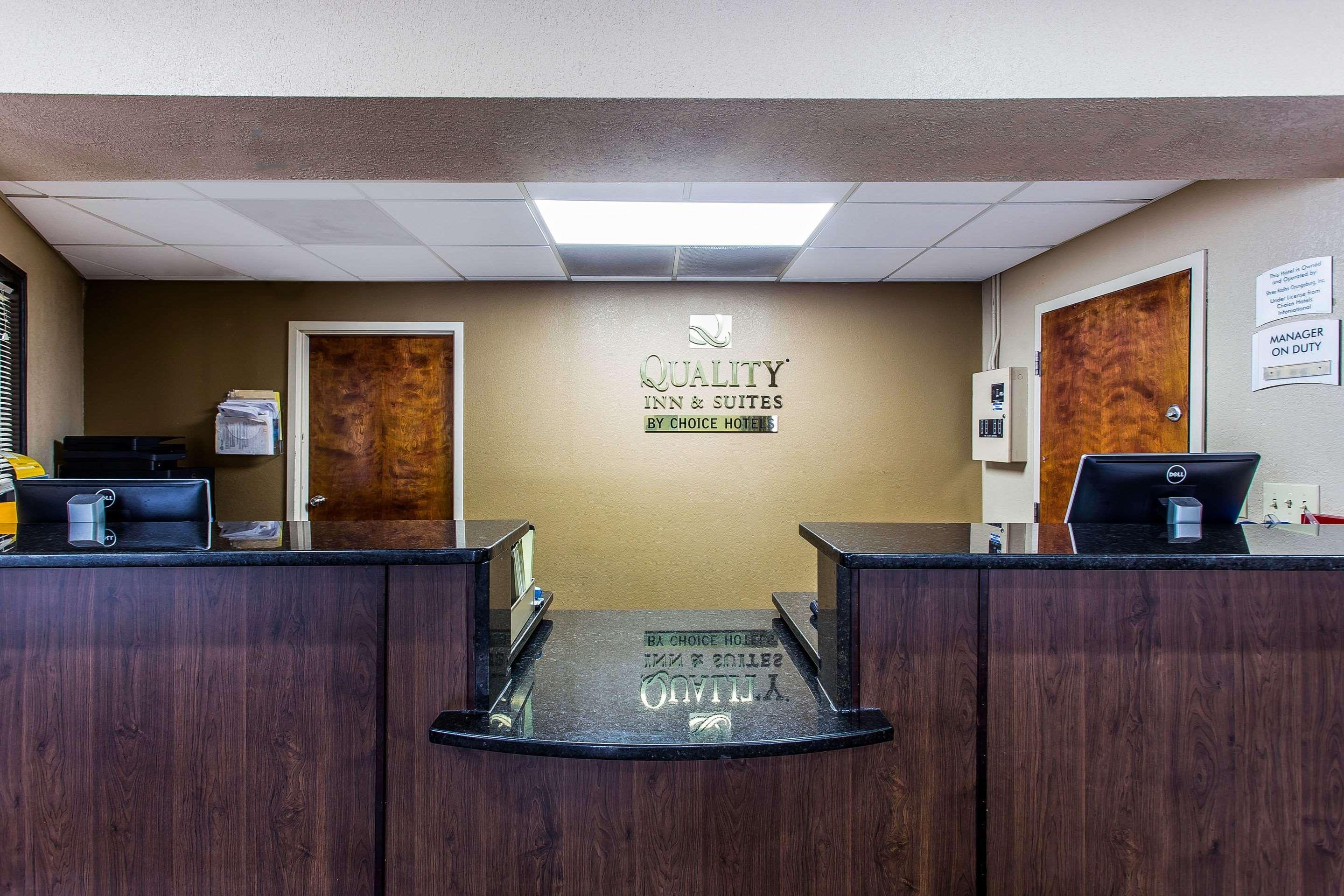 Quality Inn&Suites Orangeburg Bagian luar foto