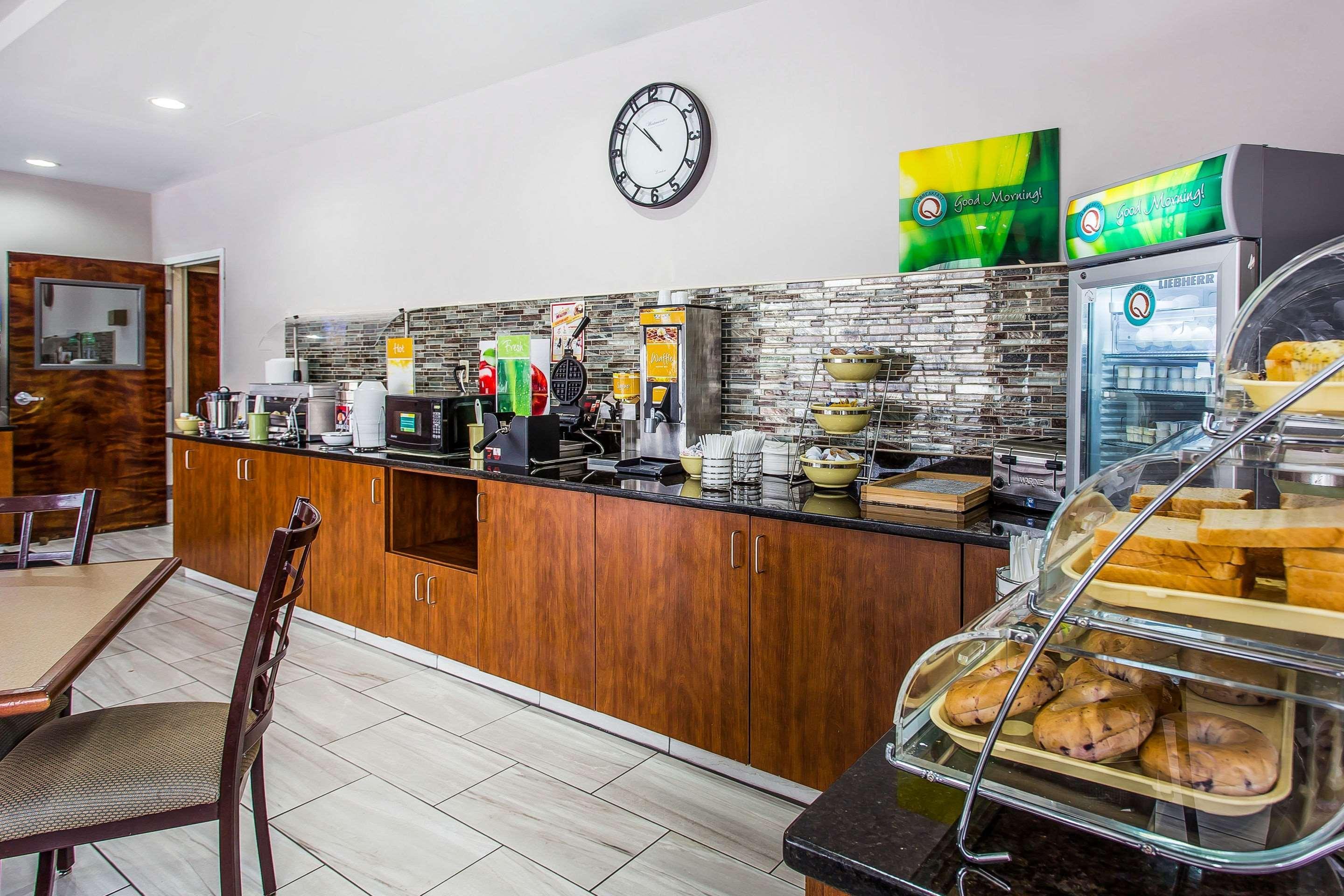 Quality Inn&Suites Orangeburg Bagian luar foto