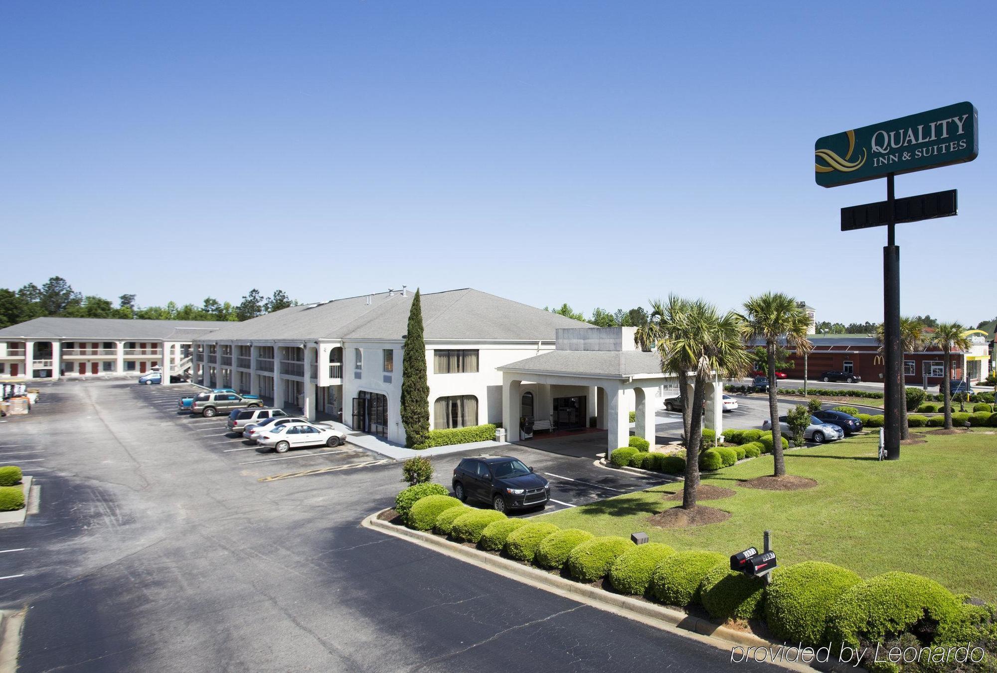 Quality Inn&Suites Orangeburg Bagian luar foto
