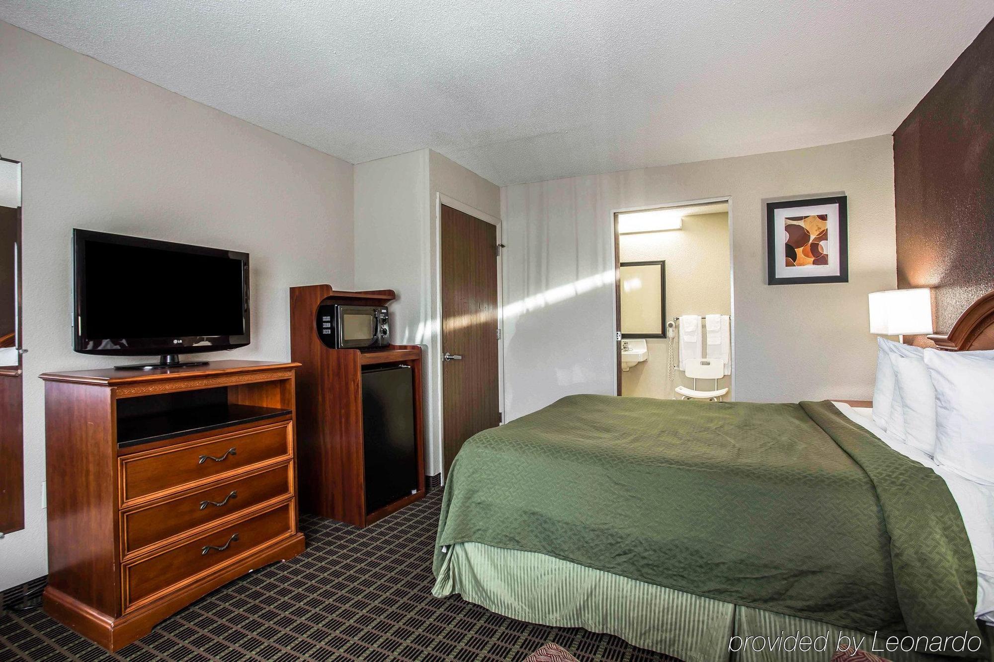 Quality Inn&Suites Orangeburg Bagian luar foto