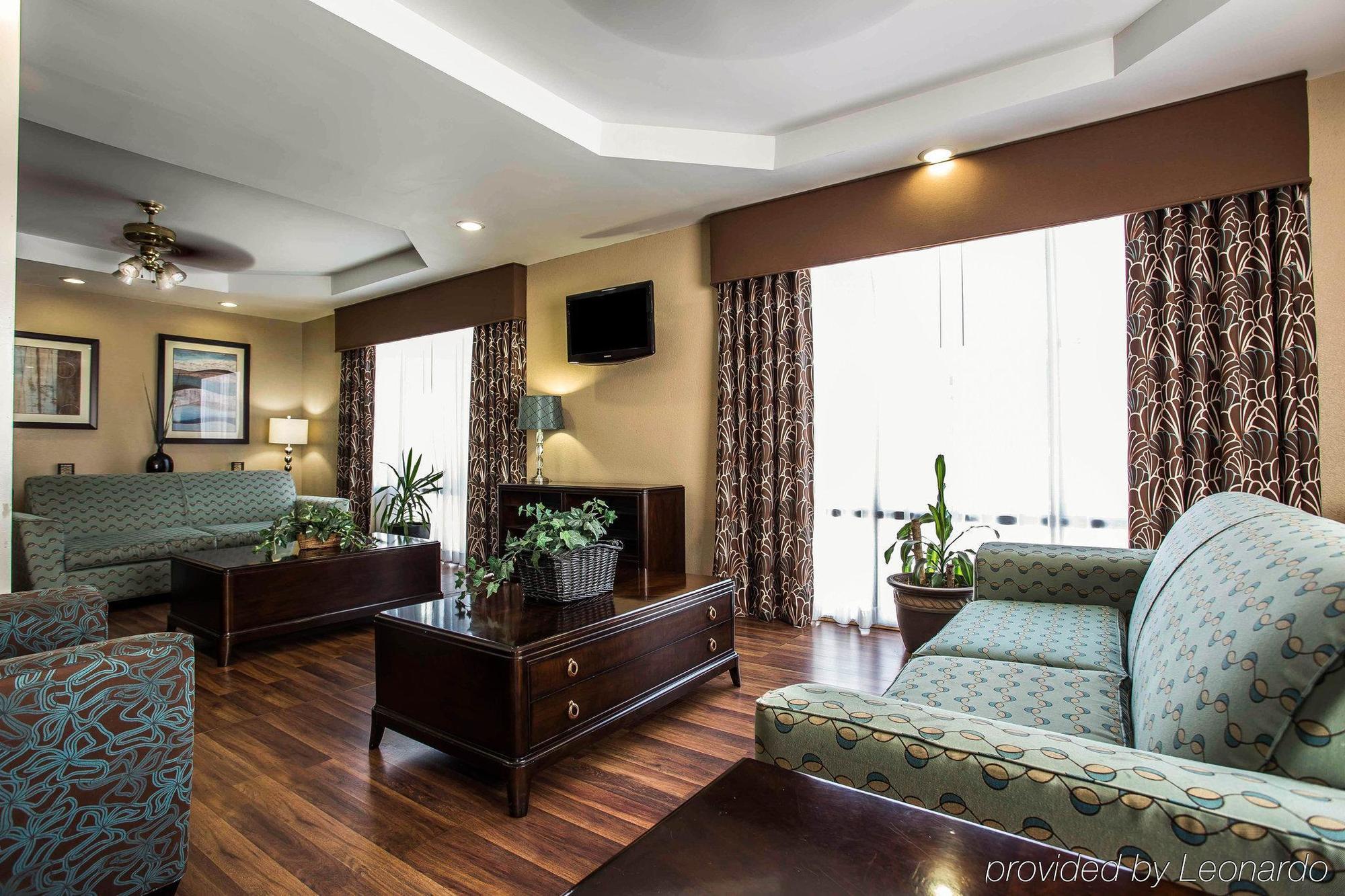 Quality Inn&Suites Orangeburg Bagian luar foto