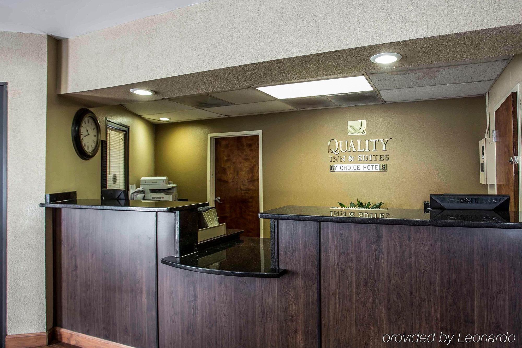 Quality Inn&Suites Orangeburg Bagian luar foto