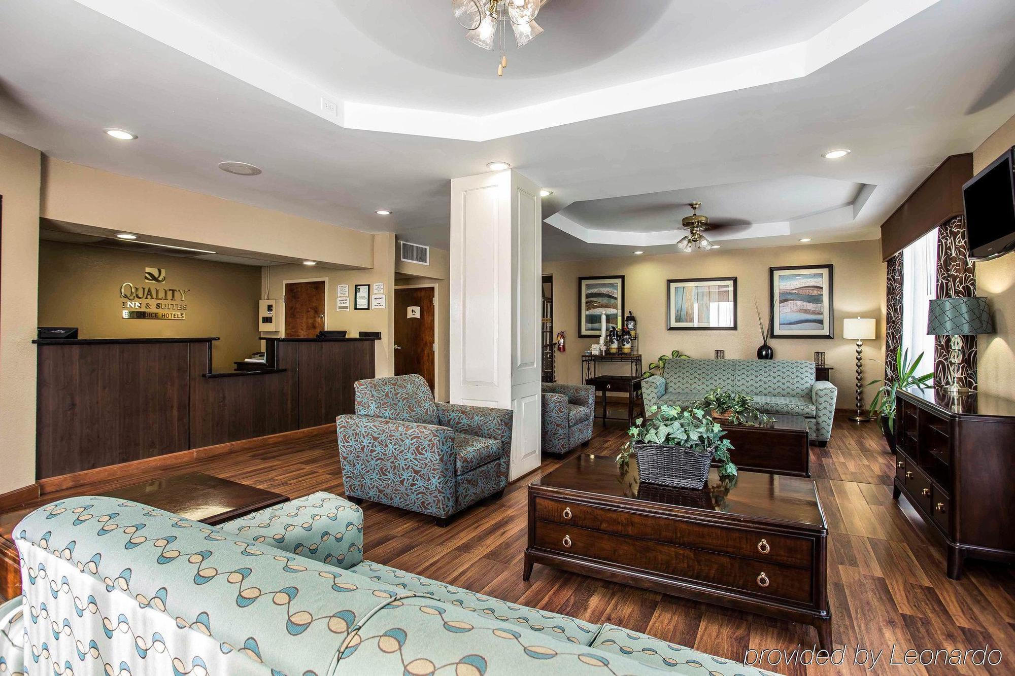 Quality Inn&Suites Orangeburg Bagian luar foto