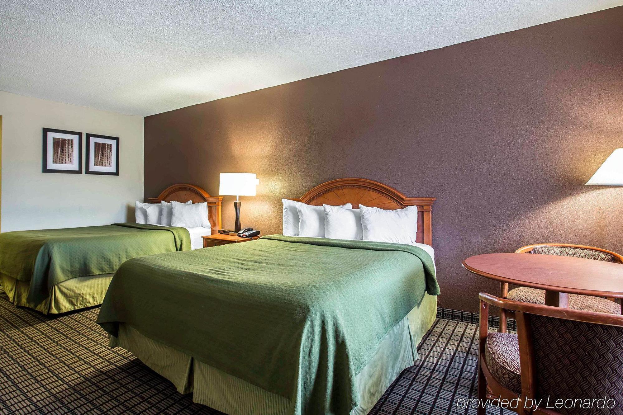 Quality Inn&Suites Orangeburg Bagian luar foto