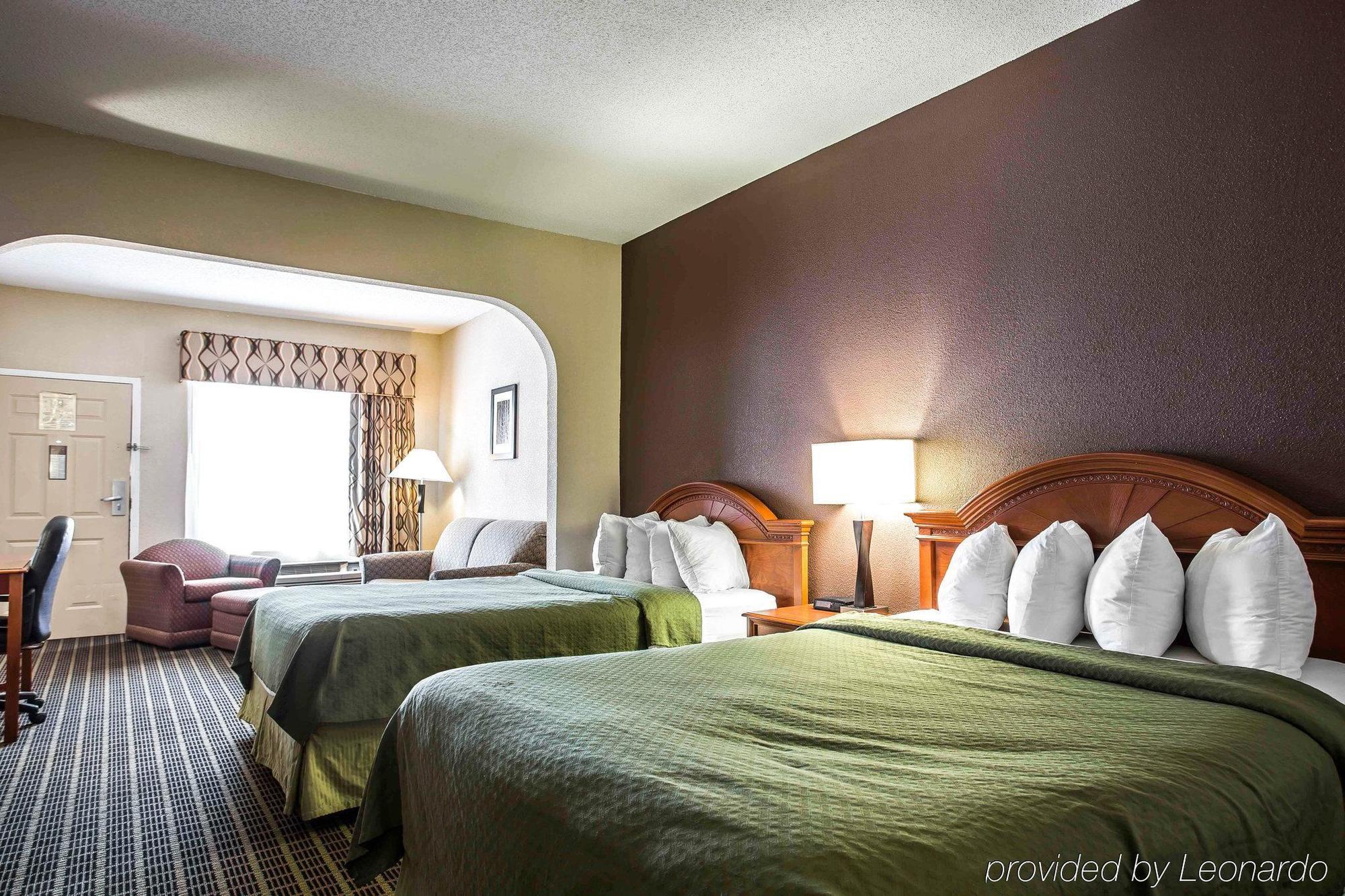 Quality Inn&Suites Orangeburg Bagian luar foto