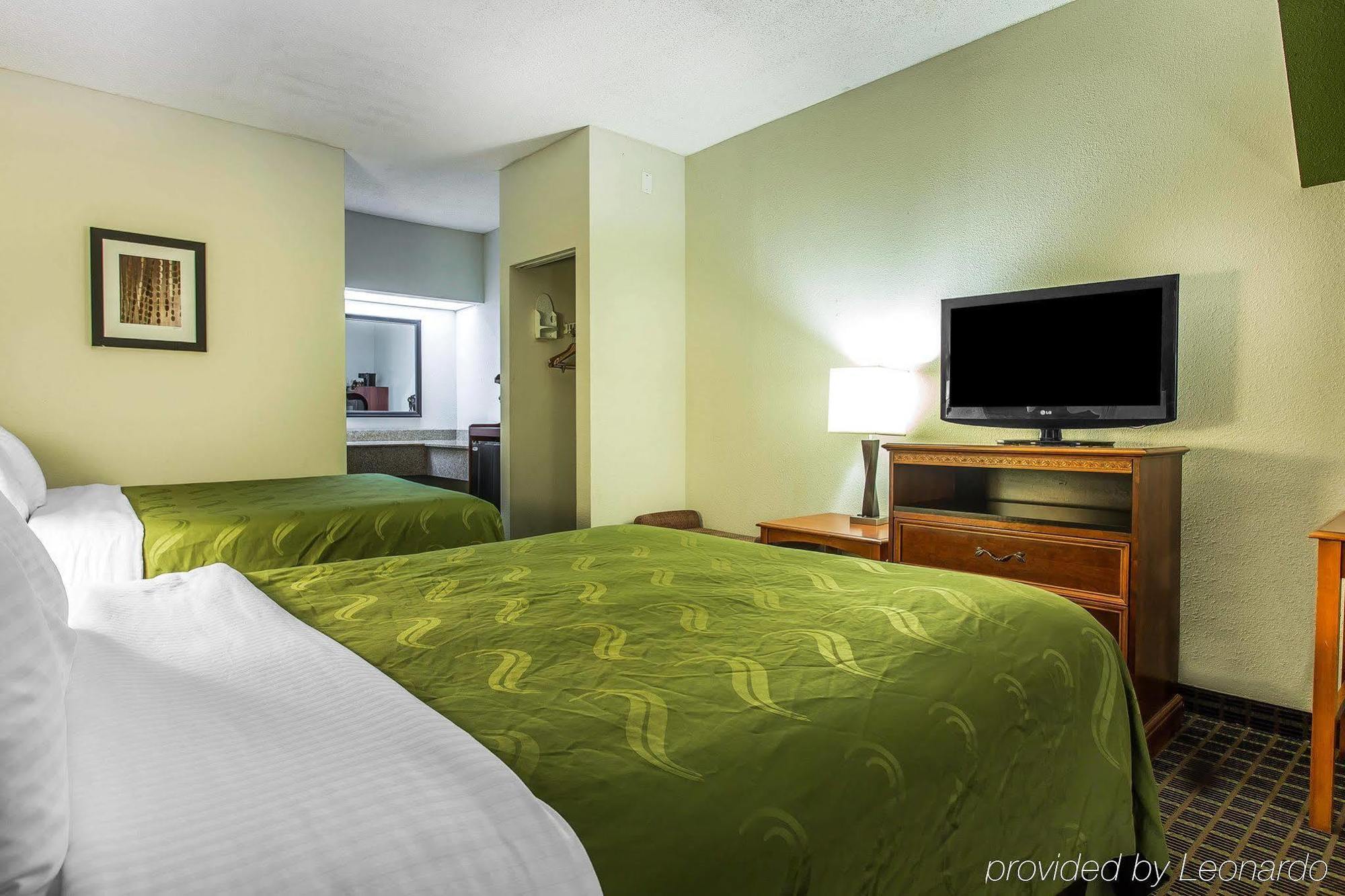 Quality Inn&Suites Orangeburg Bagian luar foto