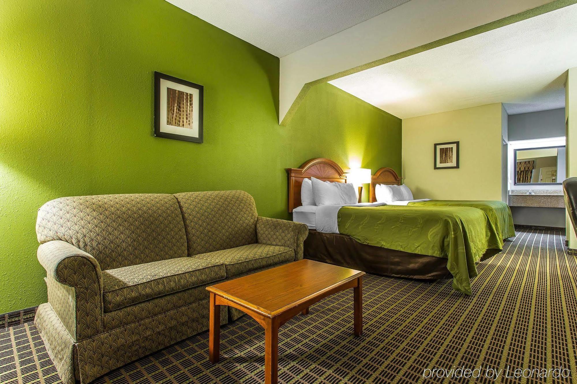 Quality Inn&Suites Orangeburg Bagian luar foto