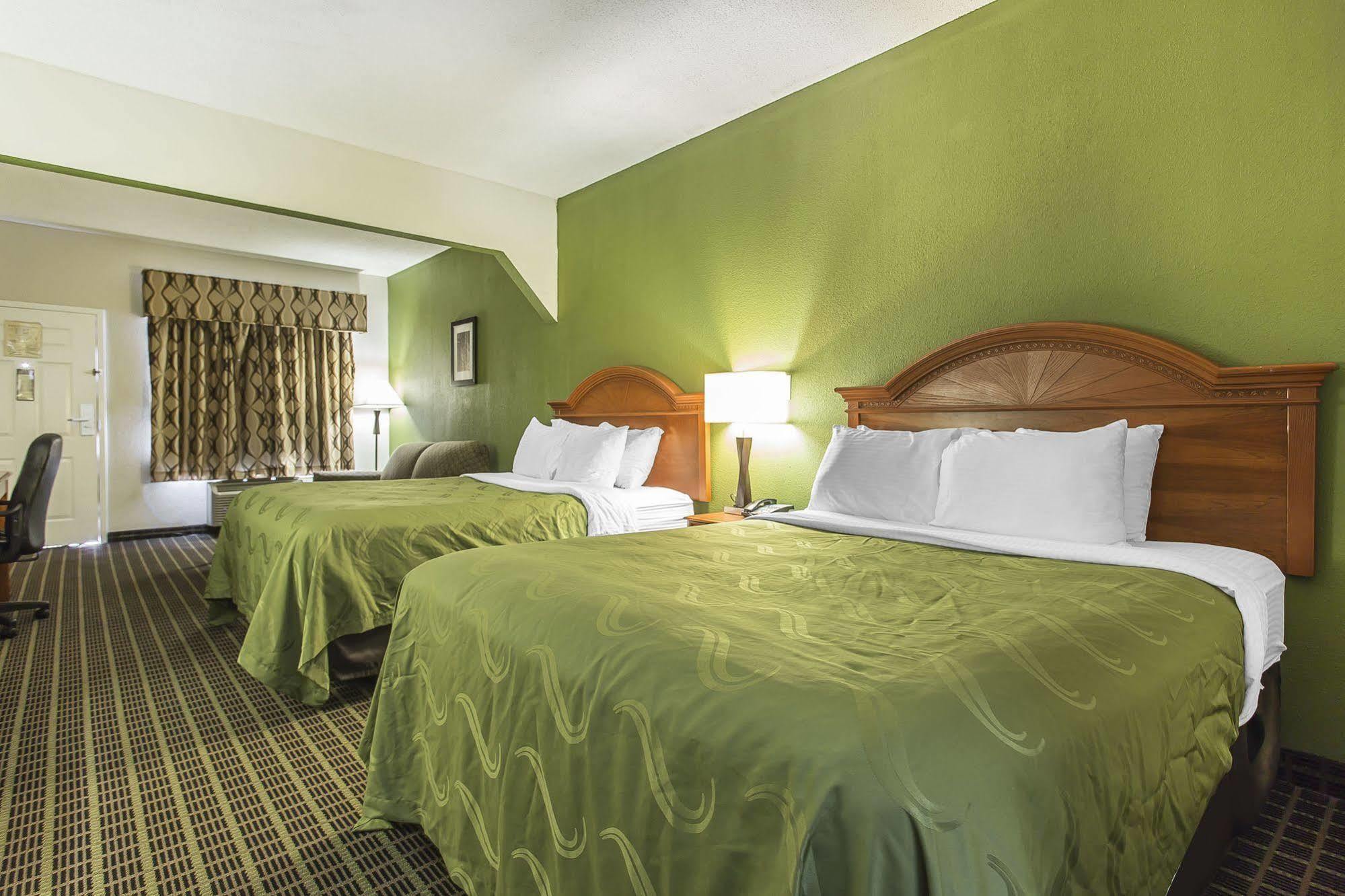 Quality Inn&Suites Orangeburg Bagian luar foto