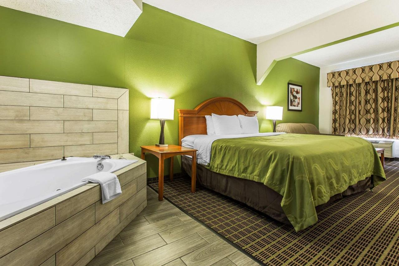 Quality Inn&Suites Orangeburg Bagian luar foto